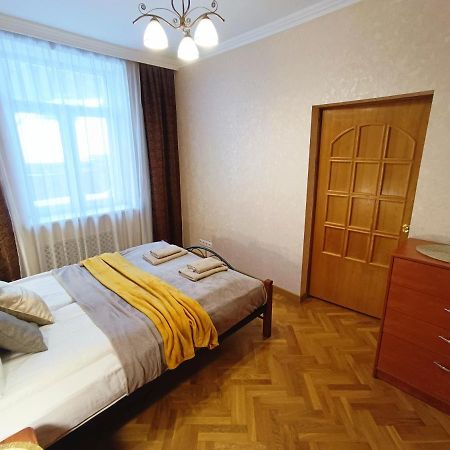 Old Town Retreat With Stunning Views 2 Bedroom Apartment Nearby The Church Of Saint Peter Riga Kültér fotó