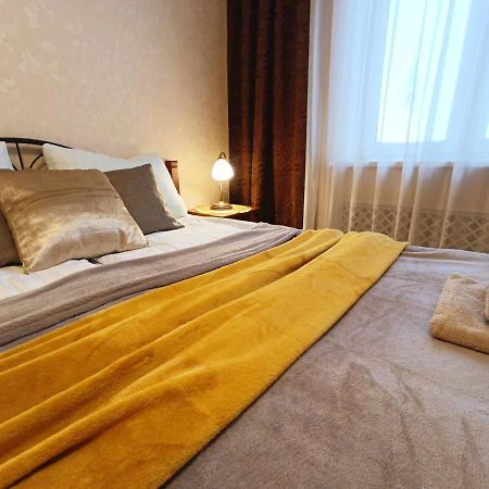Old Town Retreat With Stunning Views 2 Bedroom Apartment Nearby The Church Of Saint Peter Riga Kültér fotó
