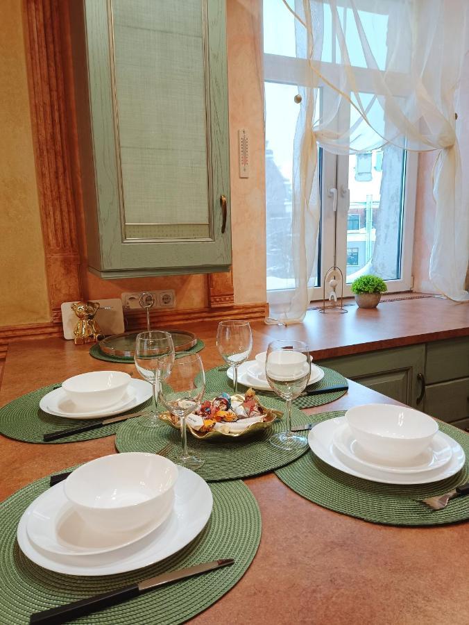 Old Town Retreat With Stunning Views 2 Bedroom Apartment Nearby The Church Of Saint Peter Riga Kültér fotó