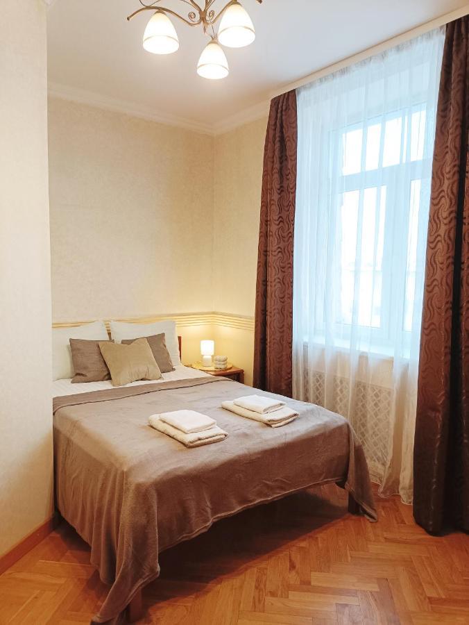 Old Town Retreat With Stunning Views 2 Bedroom Apartment Nearby The Church Of Saint Peter Riga Kültér fotó