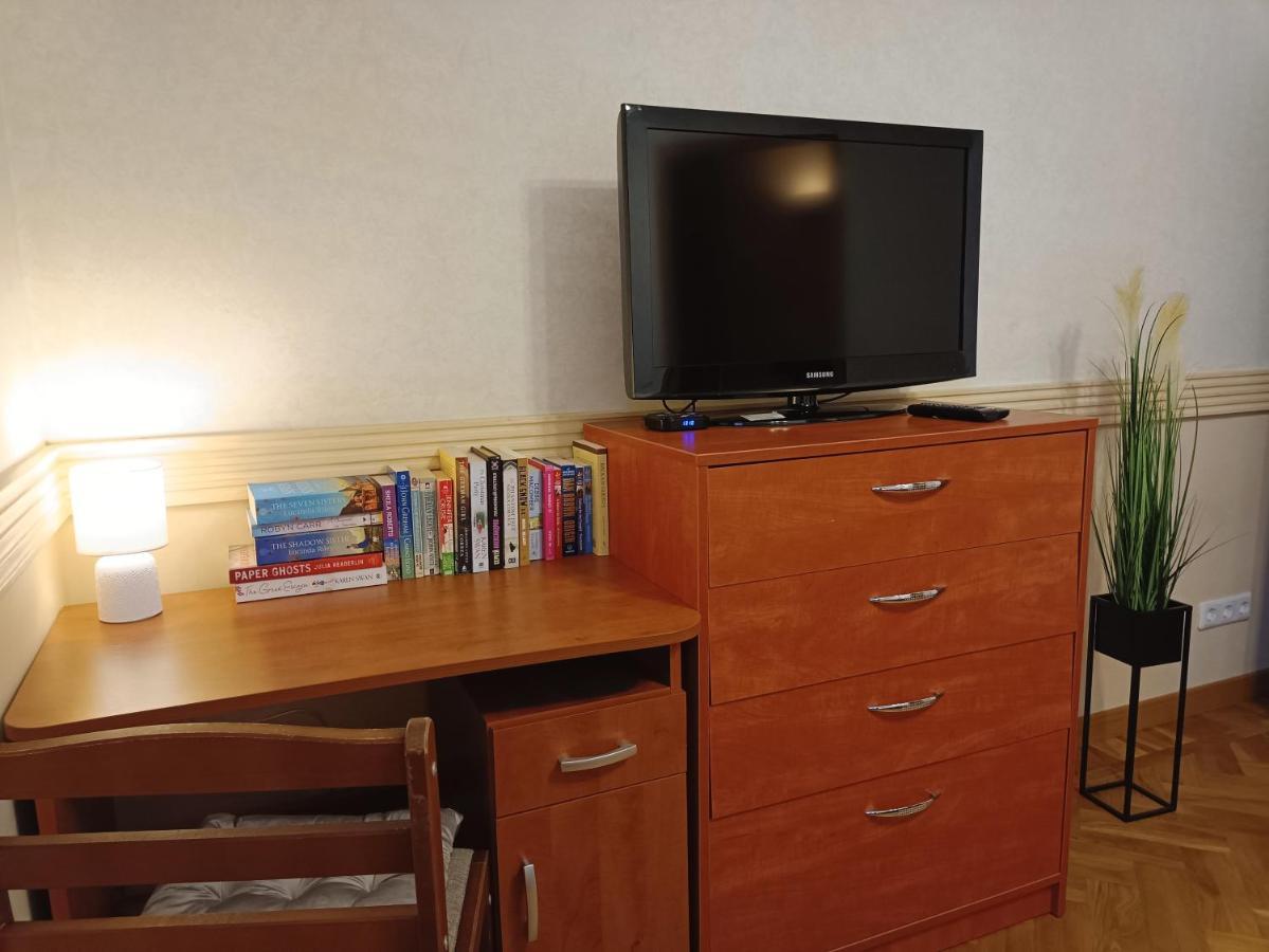 Old Town Retreat With Stunning Views 2 Bedroom Apartment Nearby The Church Of Saint Peter Riga Kültér fotó