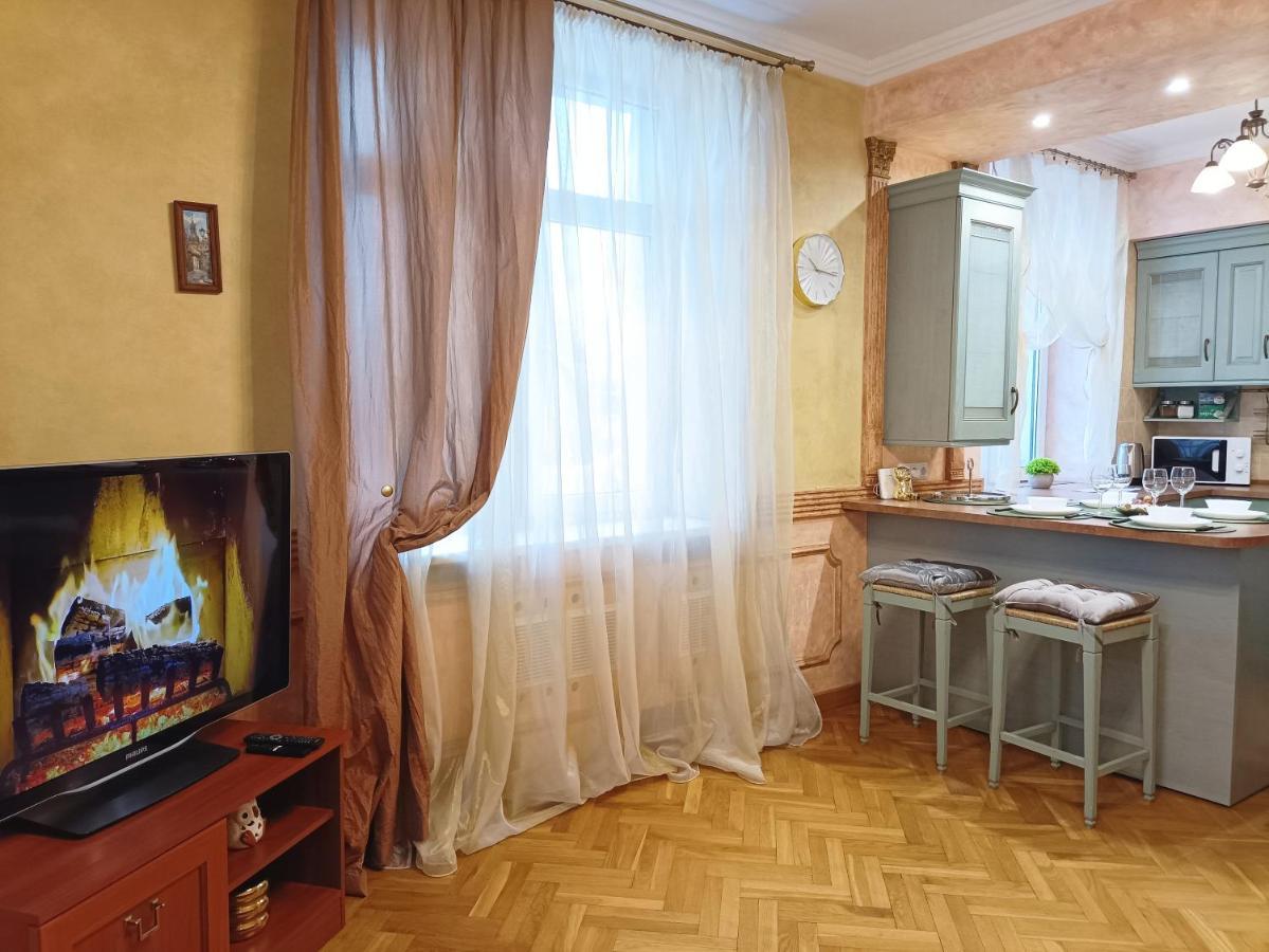 Old Town Retreat With Stunning Views 2 Bedroom Apartment Nearby The Church Of Saint Peter Riga Kültér fotó