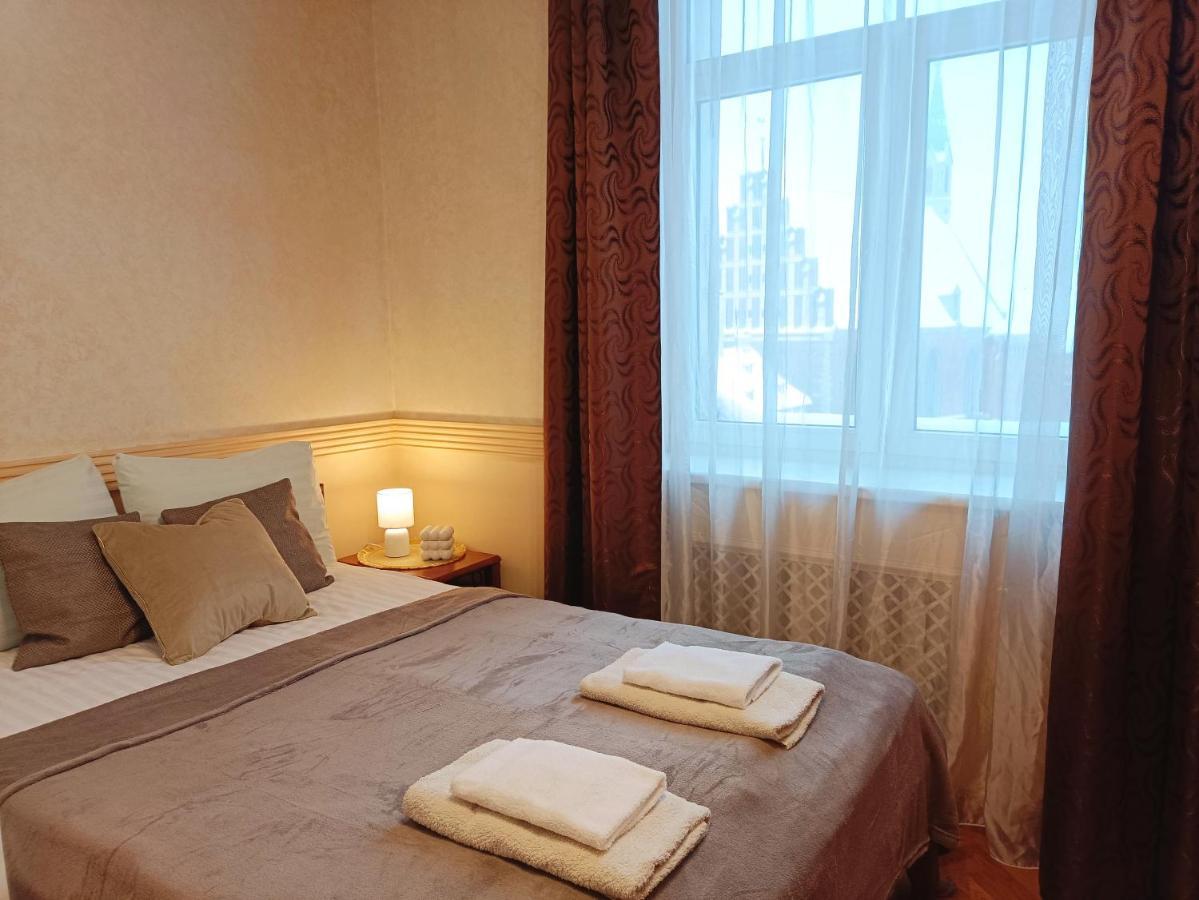 Old Town Retreat With Stunning Views 2 Bedroom Apartment Nearby The Church Of Saint Peter Riga Kültér fotó